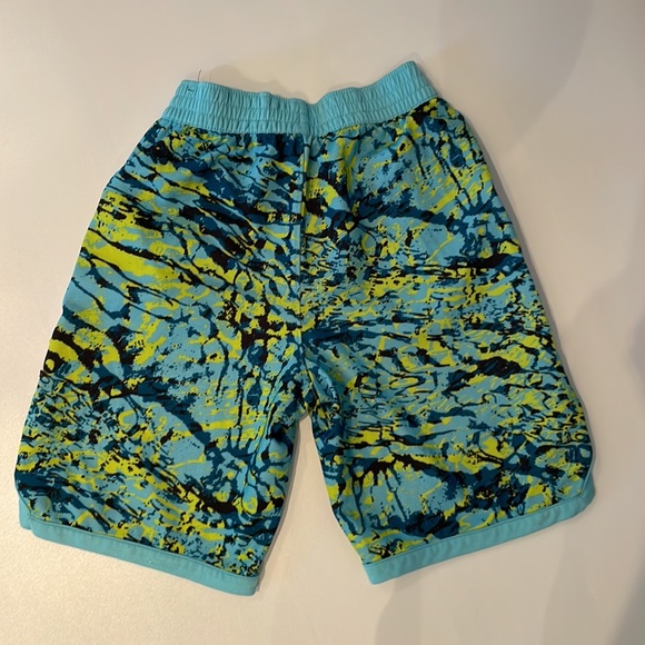 Nike Boys Dri-Fit super Cute Shorts - Size Large - Picture 3 of 4